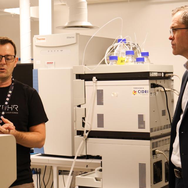 John-Arne Rottingen views laboratory equipment