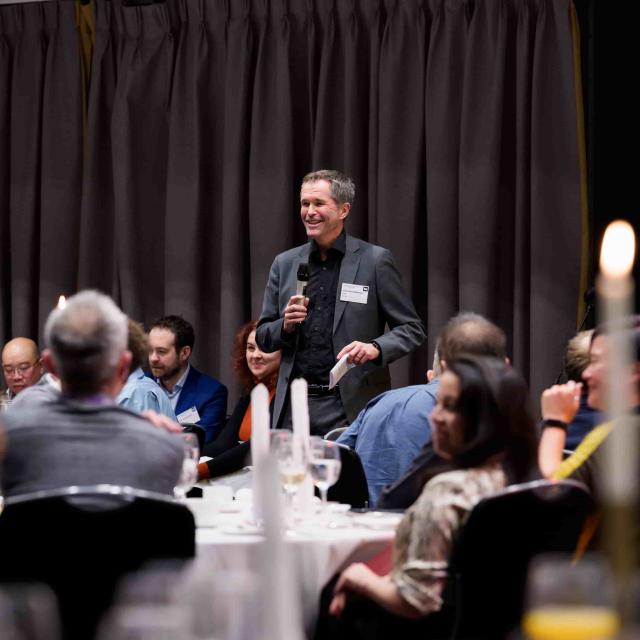 Dr John-Arne Røttingen speaks to the meeting participants at the summit dinner
